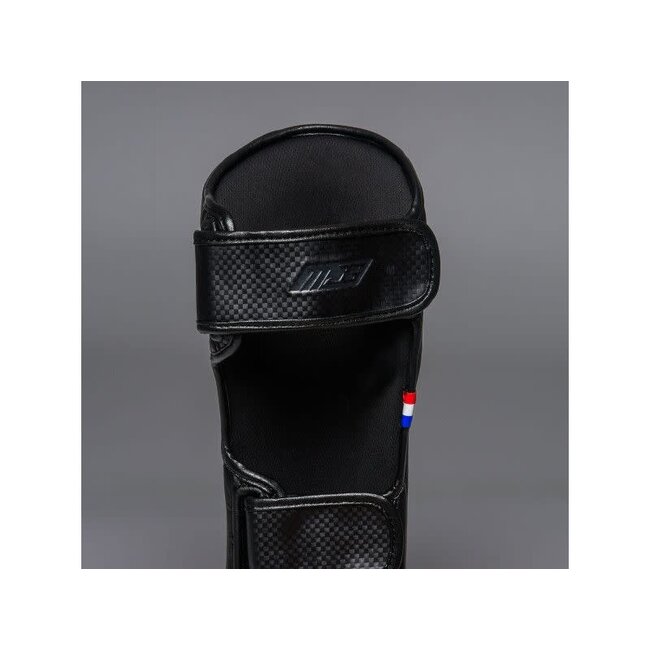 JOYA Performance Scheenbeschermers – Zwart/Carbon – Ergonomisch – Kickboksen & Muay Thai