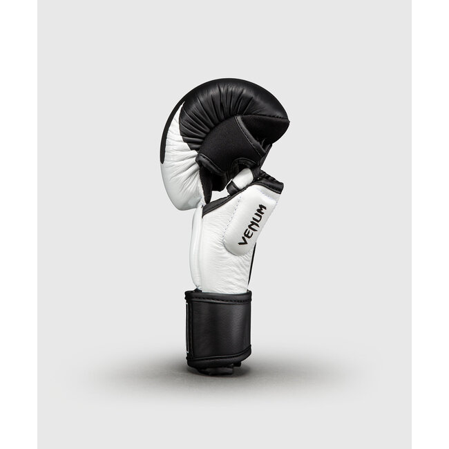 Venum Attack 2.0 Sparring Gloves Leather – Black/White voor MMA en Grappling
