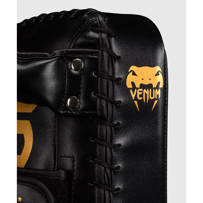 Venum Giant Kick Pads – Black/Gold – Paar voor Kickboksen en Muay Thai