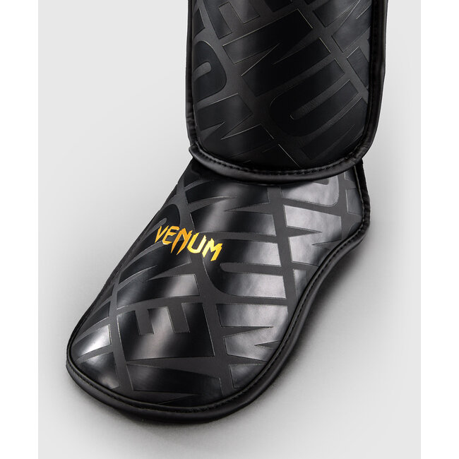 Venum Contender 1.5 XT 3D Scheenbeschermers – Zwart/Goud