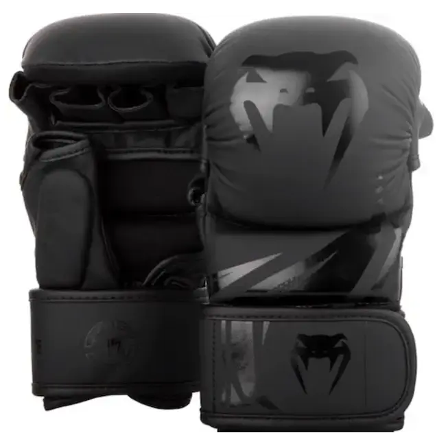 Venum Venum Challenger Blackout MMA Fightset – Sparring Gloves + Scheenbeschermers