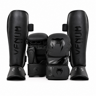 Venum Venum Challenger Blackout MMA Fightset – Sparring Gloves + Scheenbeschermers