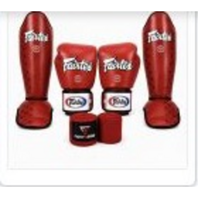 FAIRTEX Fightset Rood – BGV1 Bokshandschoenen, SP5 Scheenbeschermers en Bandages