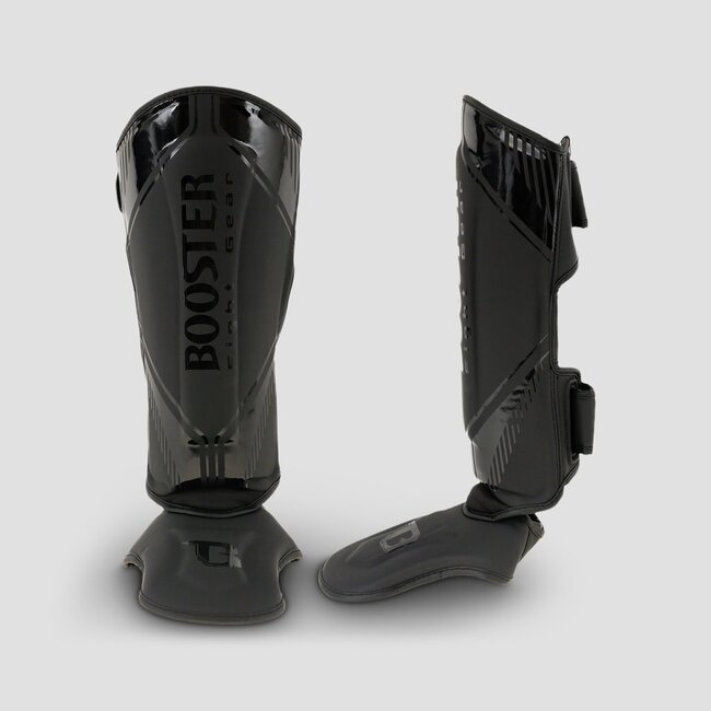 Booster Fightgear Booster Bangkok Kickboksset voor Volwassenen – Bokshandschoenen en Scheenbeschermers – Zwart