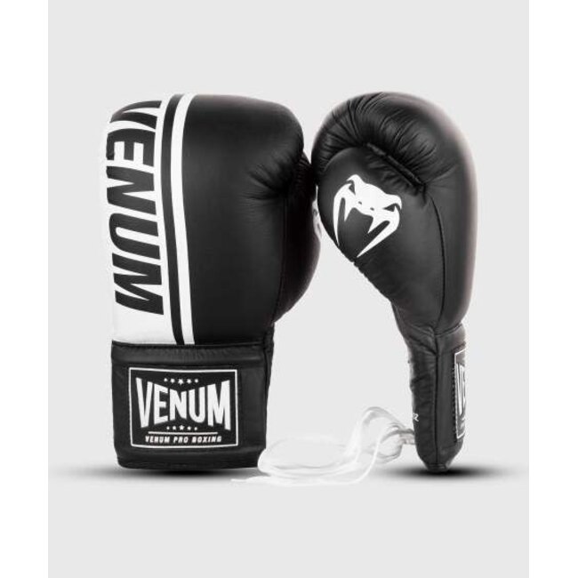 Venum Shield Pro Bokshandschoenen met Veters – Zwart/Wit