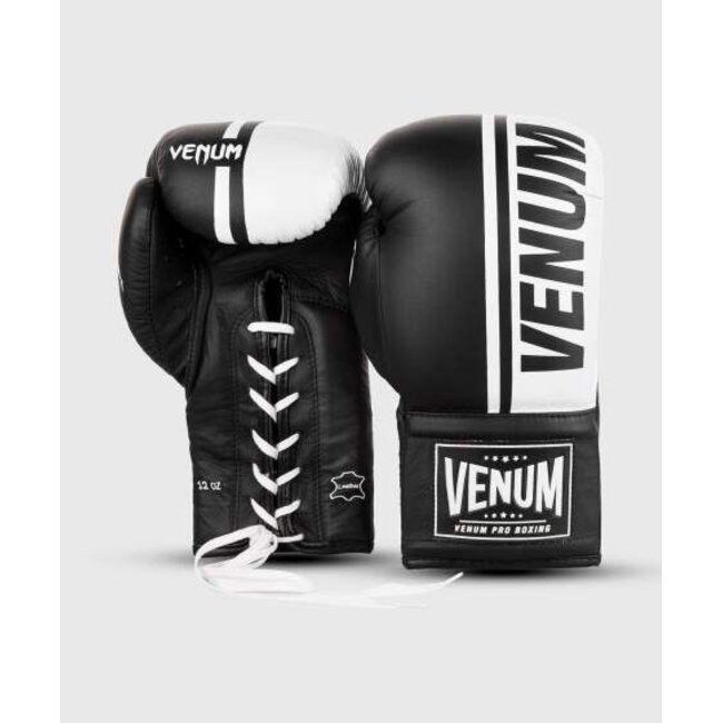 Venum Shield Pro Bokshandschoenen met Veters – Zwart/Wit