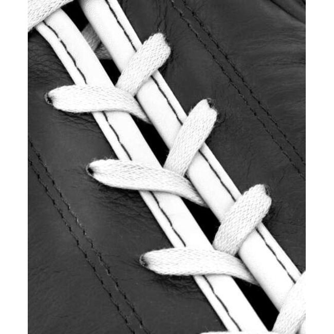 Venum Shield Pro Bokshandschoenen met Veters – Zwart/Wit