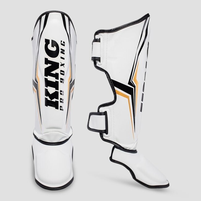 King Pro Boxing Thor Fightset – Bokshandschoenen & scheenbeschermers – Wit/Goud/Zwart