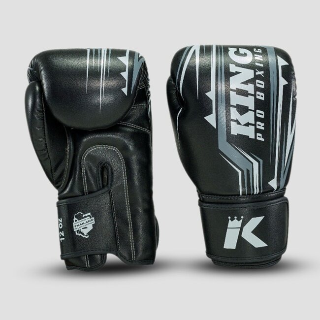 King Pro Boxing Spartan Fightset – Bokshandschoenen en Scheenbeschermers – Zwart/Grijs