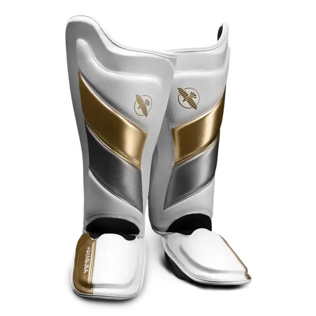 Hayabusa T3 Fightset Wit/Goud – Bokshandschoenen en Scheenbeschermers