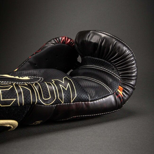 Venum Jujutsu Kaisen Sukuna Impact Evo Bokshandschoenen - Zwart/Beige