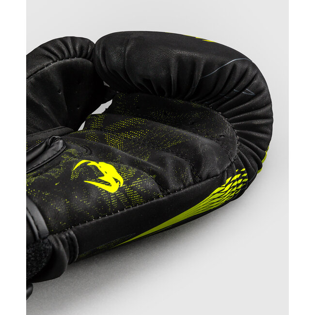 Venum Impact Amazonia Reborn Bokshandschoenen - Zwart/Groen
