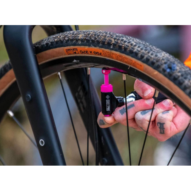 Muc-off inflator kit road