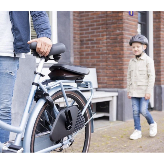 Bobike Maxi Junior One Urban Black – comfortabel achterop voor grotere kinderen