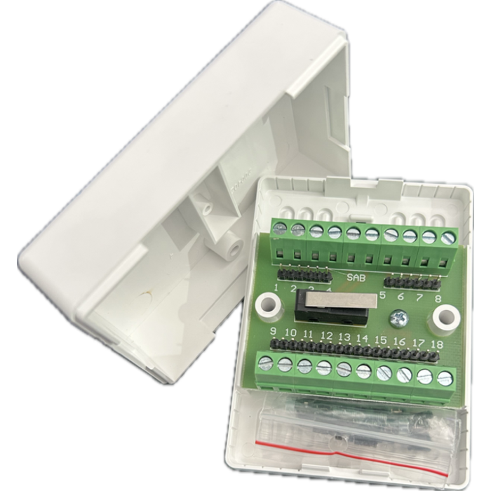 Junction box 18-way with sabotage switch, white, with screw terminals