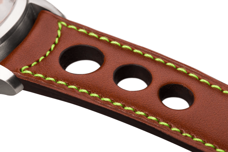 Bracelet aéré en cuir couleur camel surpiqué vert fluo