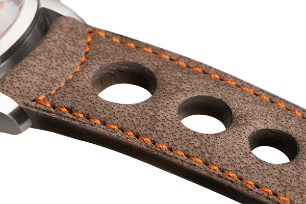 Bracelet aéré en nubuck taupe surpiqué orange