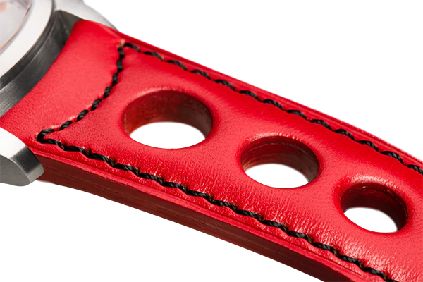 Bracelet aéré en cuir rouge surpiqué noir