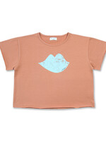 Petit Blush Petit Blush | Raw Edge T-shirt "Kiss" - Cork