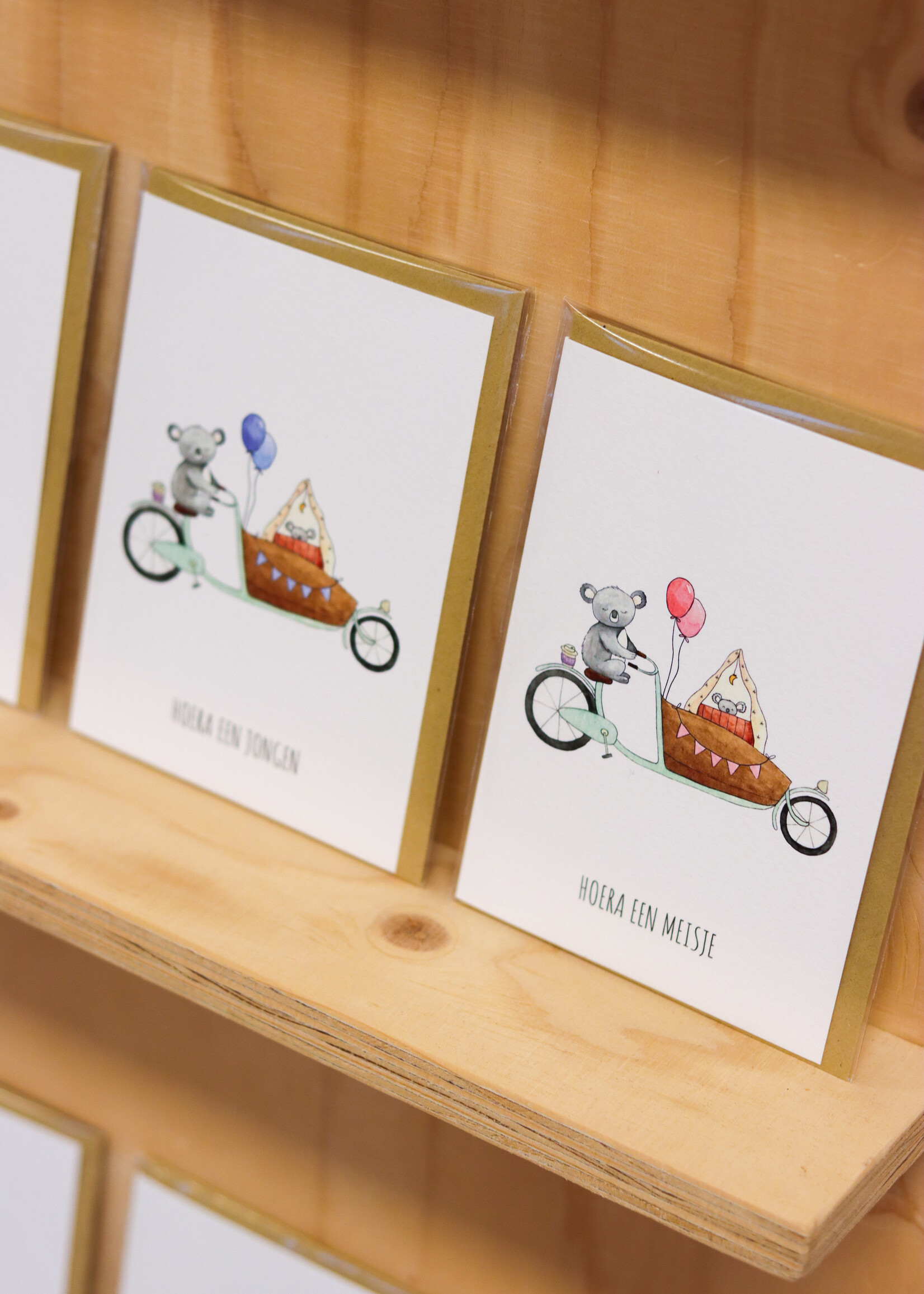 Juulz Juulz illustrations | wenskaart A6 - Bakfiets hoera een jongen