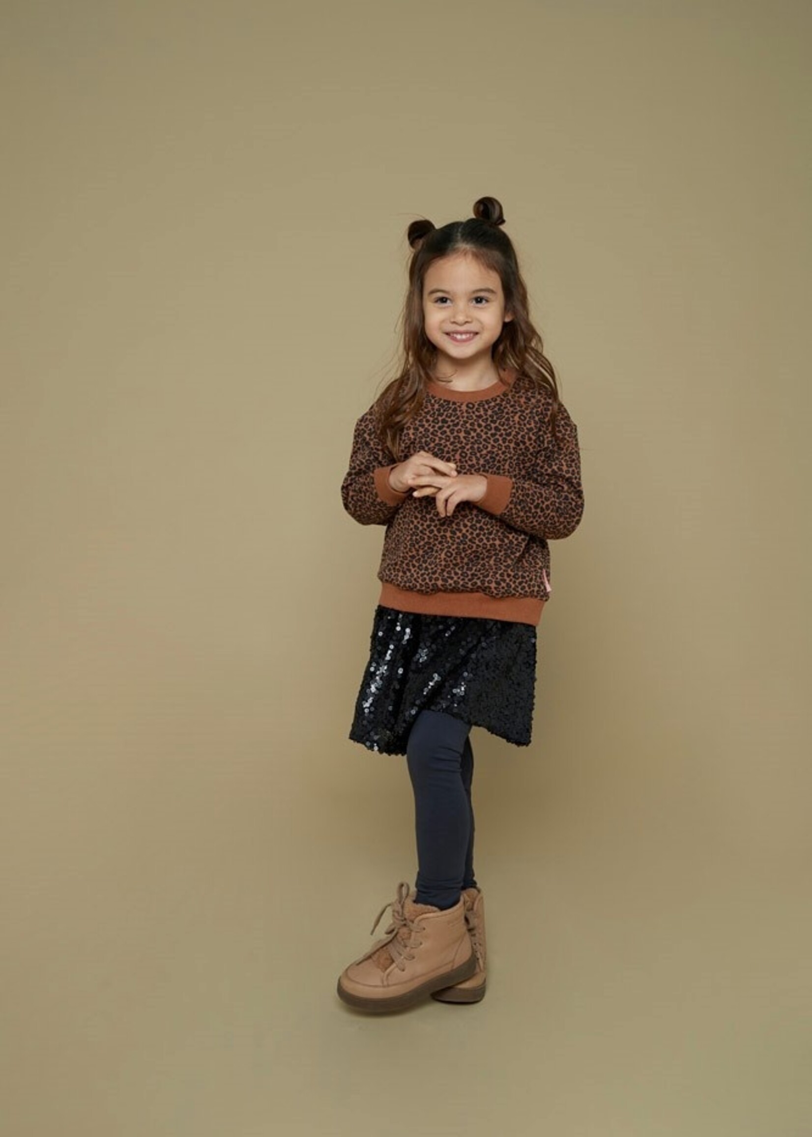 Jubel Jubel | Sweater AOP - Queen Of Hearts – Bruin