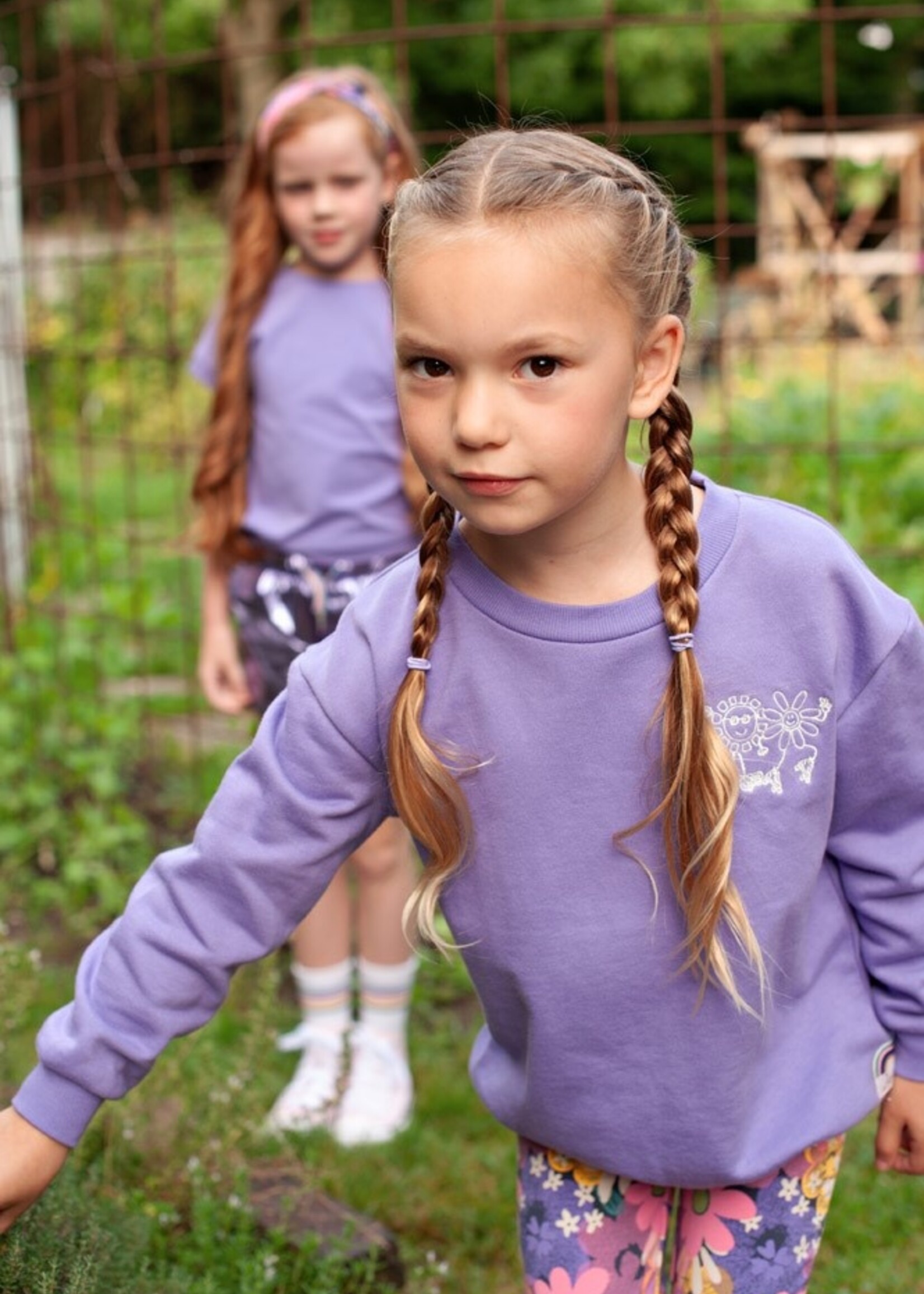 Jubel Jubel | Sweater met backprint - Rolling into Spring - Paars