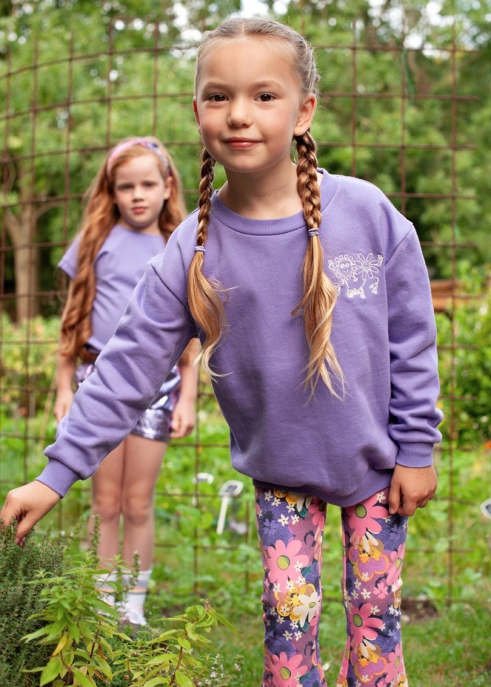 Jubel Jubel | Sweater met backprint - Rolling into Spring - Paars