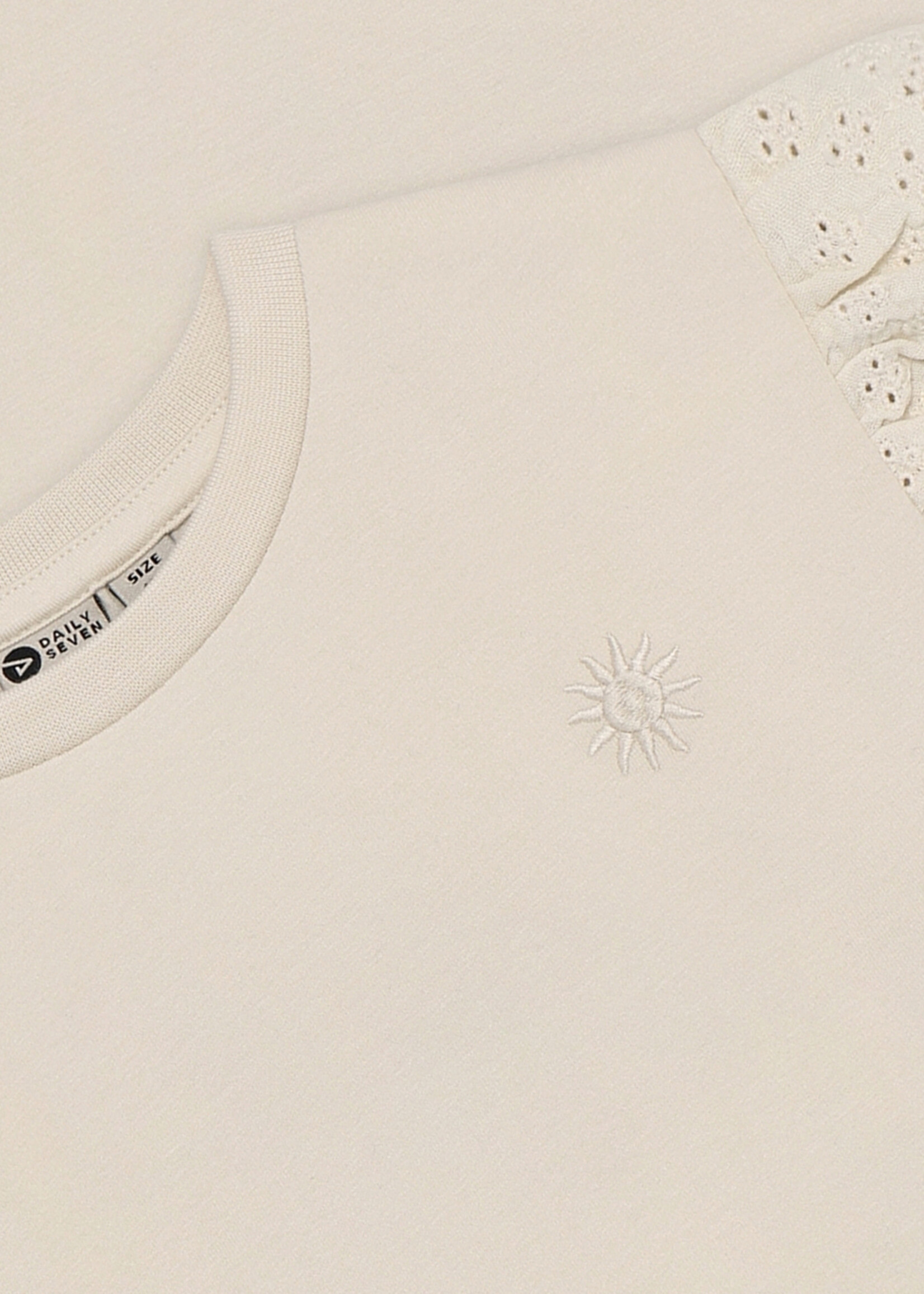 Daily7 Daily7 | T-shirt Broderie – Sand