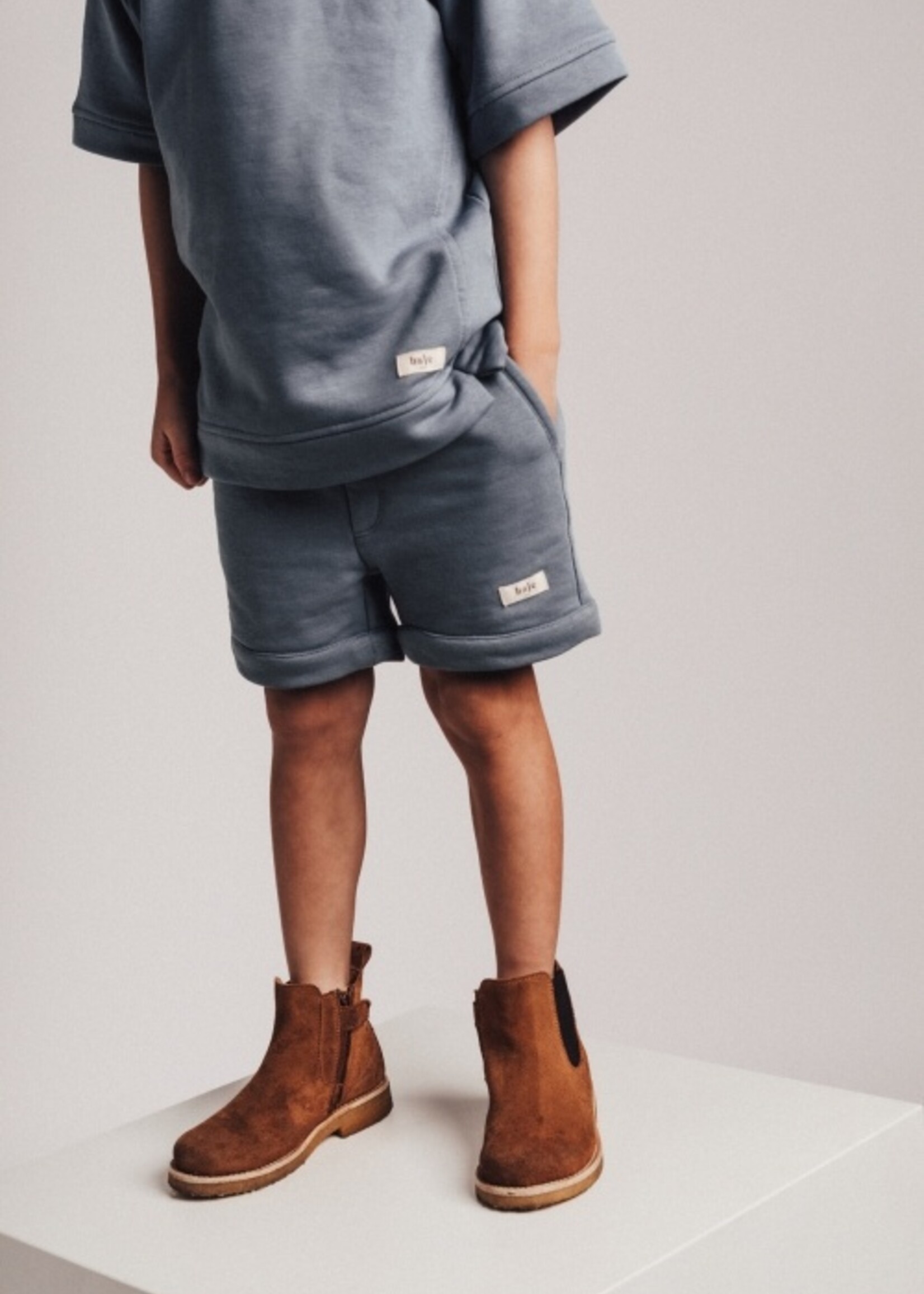 Baje Baje | short – Mino – Blue stone