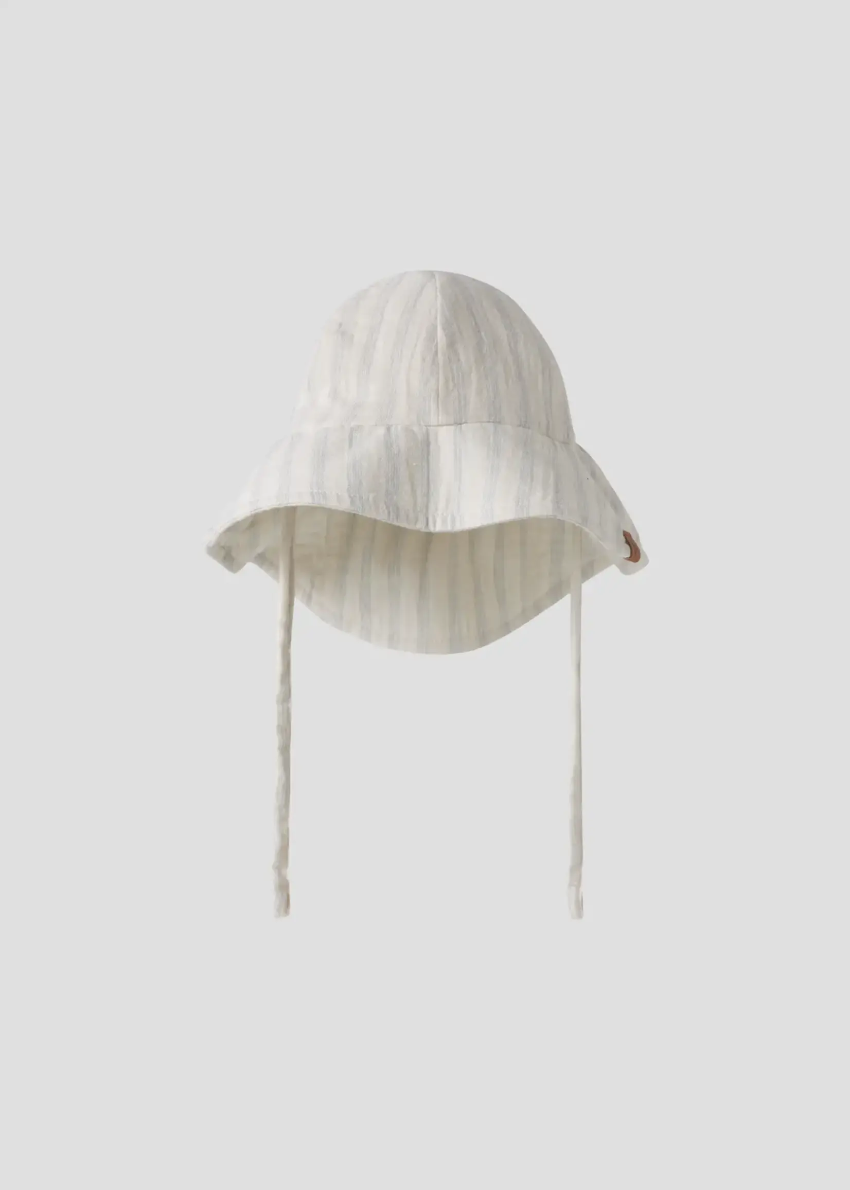 Lil’ Atelier Lil' Atelier | NBMHAGI sun hat lil - Coconut Milk/ Dusty Blue