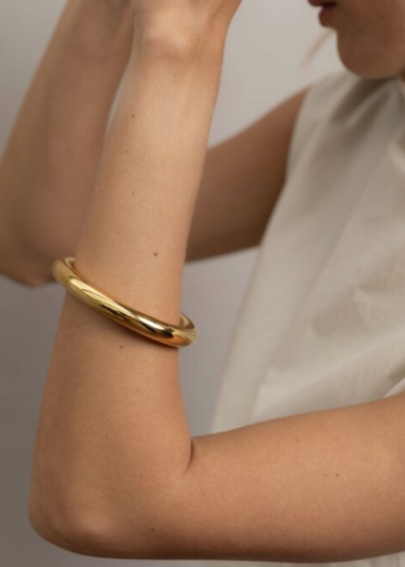 Ellen Beekmans Vergulde bangle 'bold'