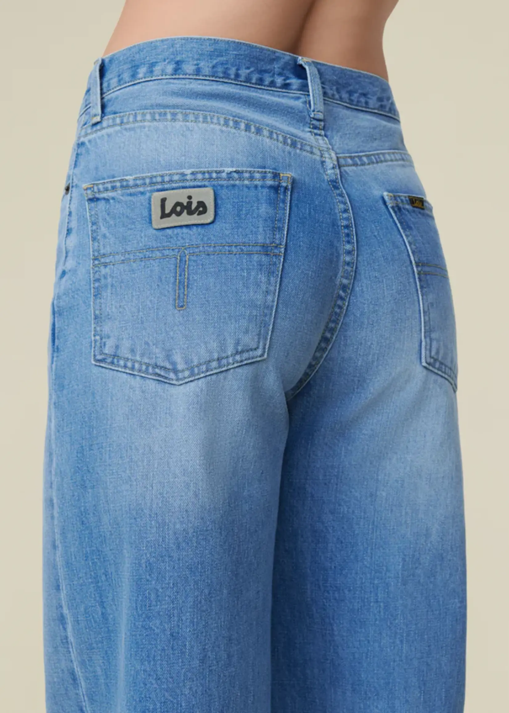 Lois Skater loose miller pale