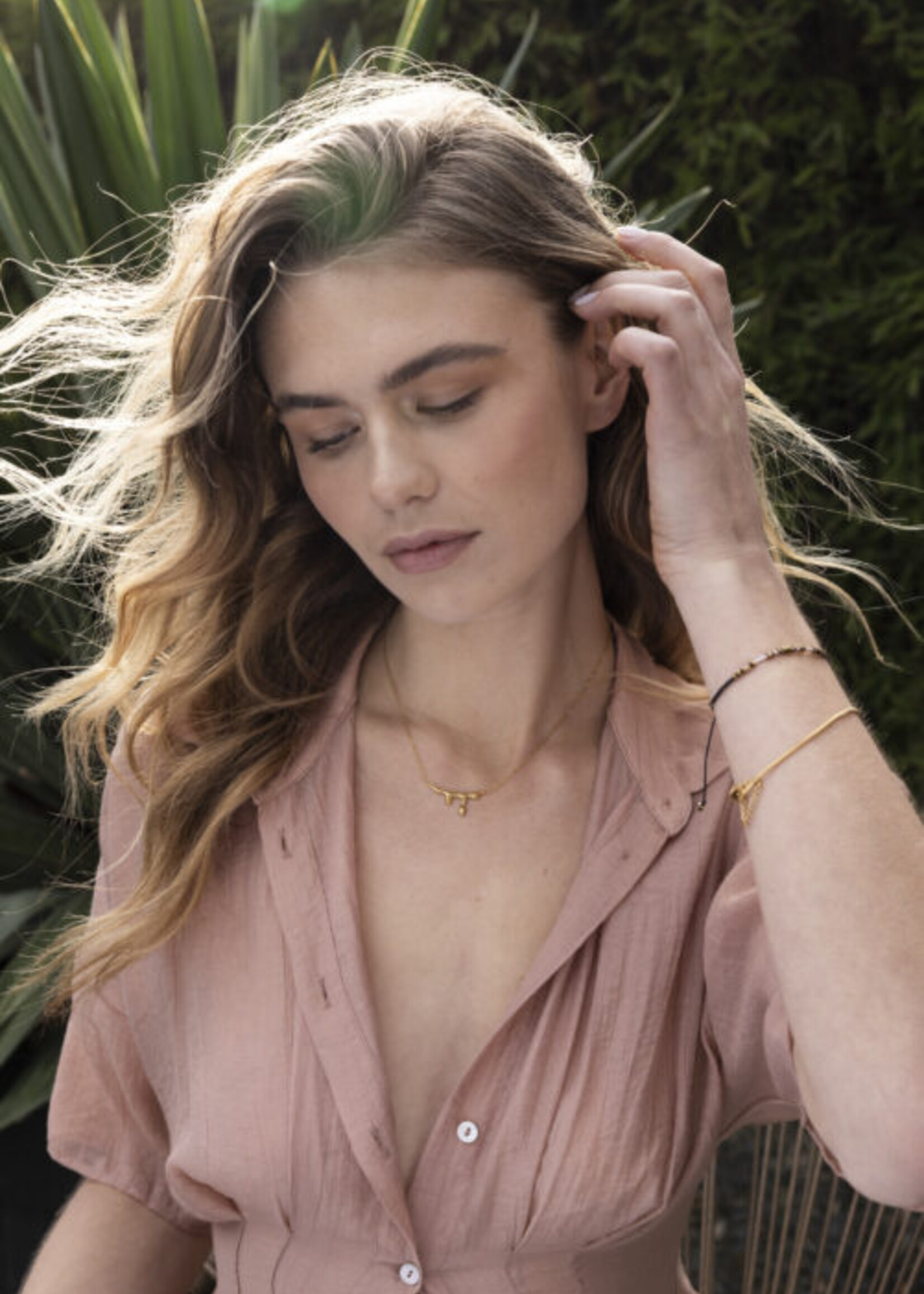 Ellen Beekmans Fijne ketting met organische hanger