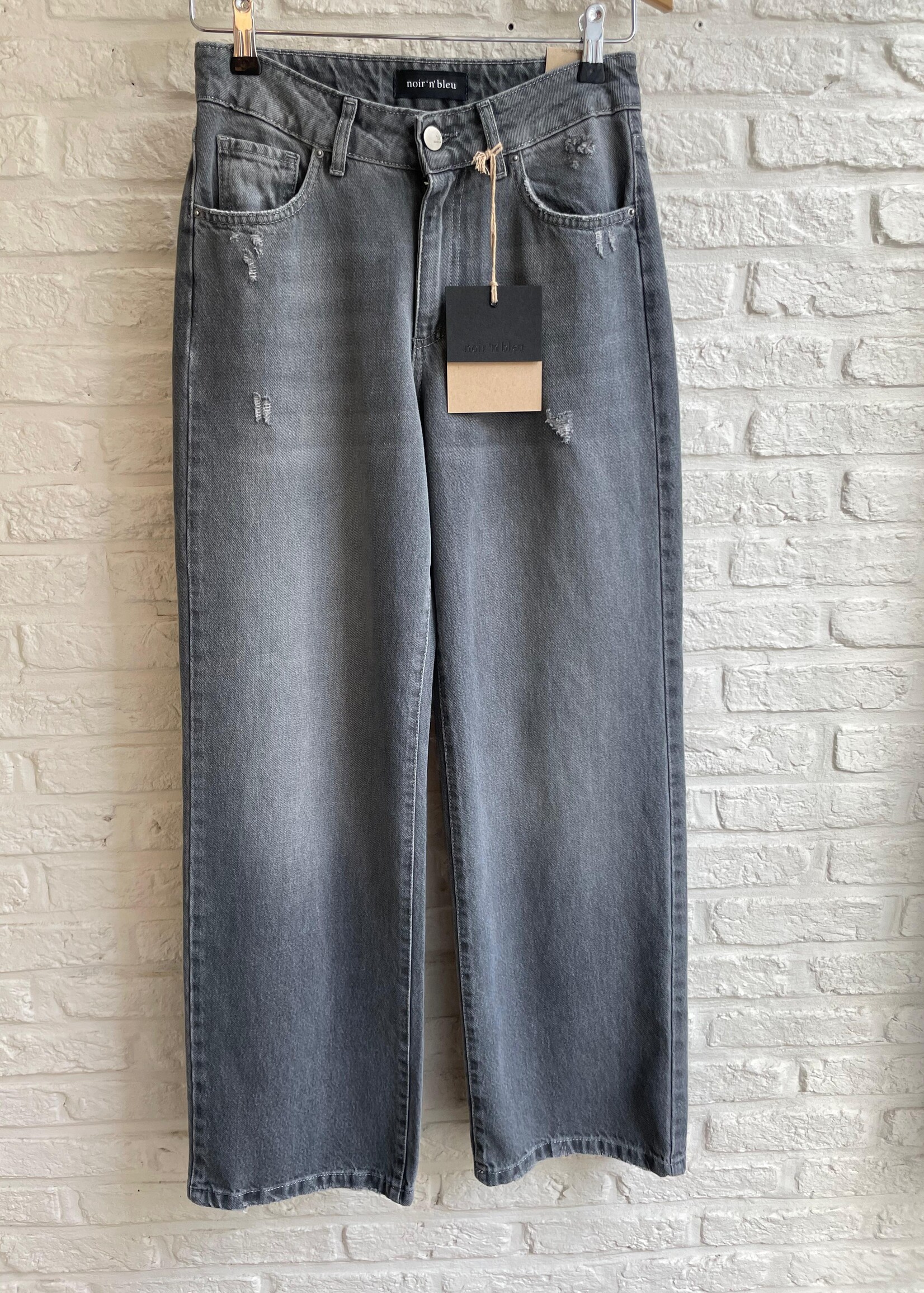 Noir 'n' blue Aria straight