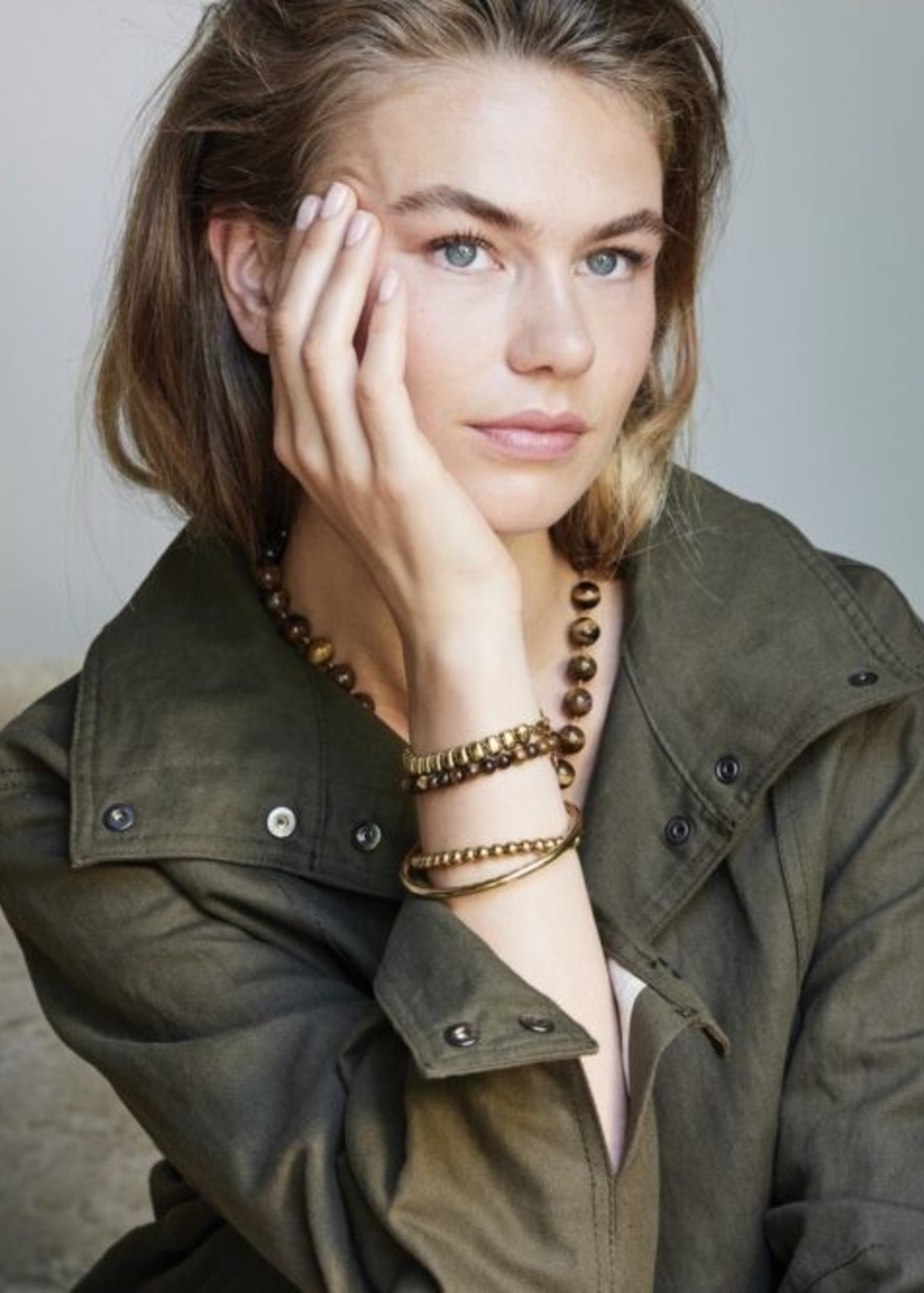 Ellen Beekmans Armbandje met gemstone balletjes bruin melée