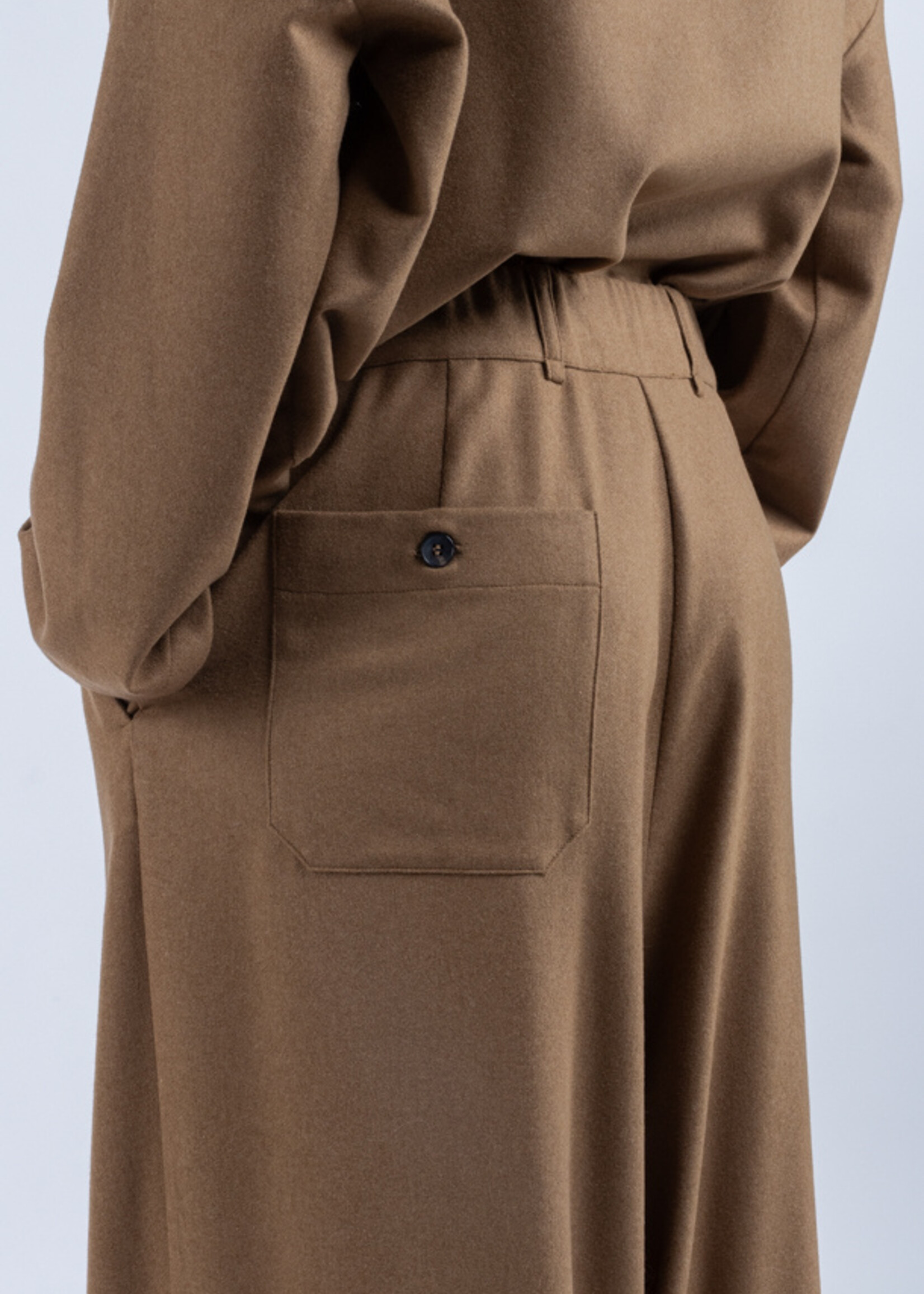 Phisique du role 25W046 Large pants in virgin wool viscose