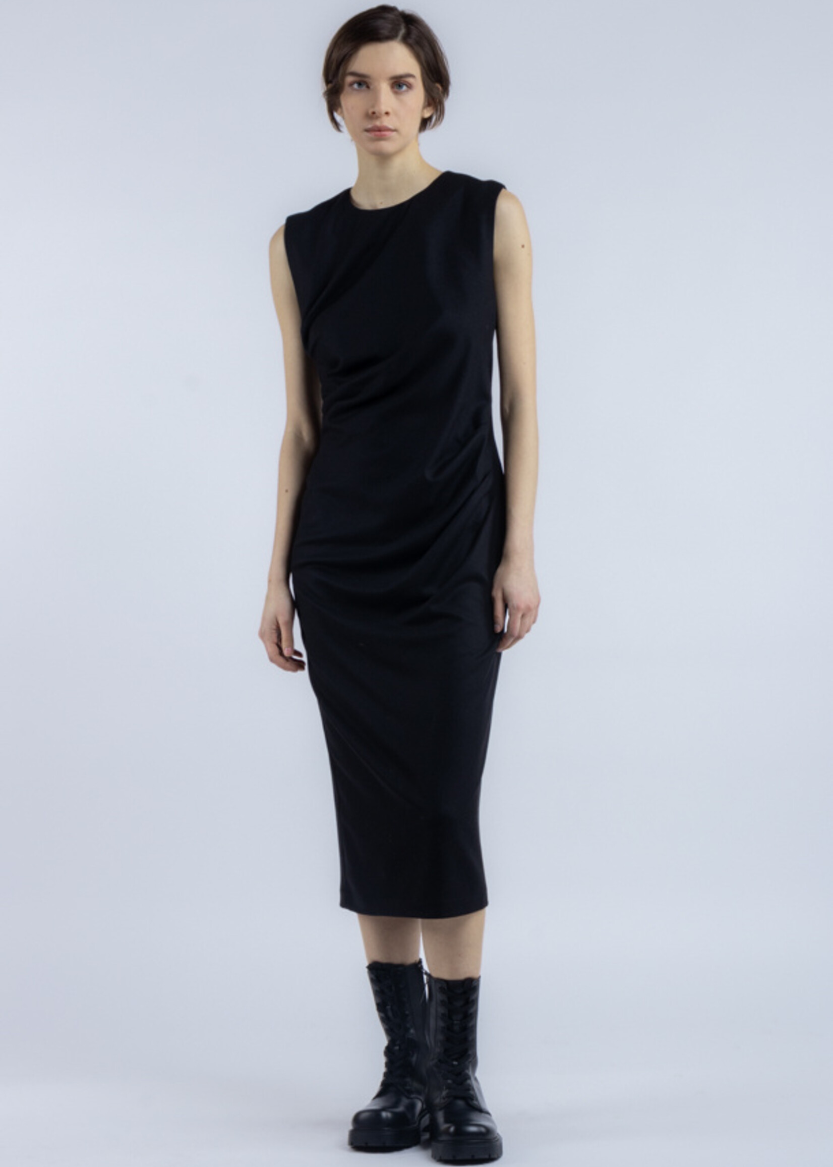 Phisique du role 25W041 Dress in ultralight virgin wool