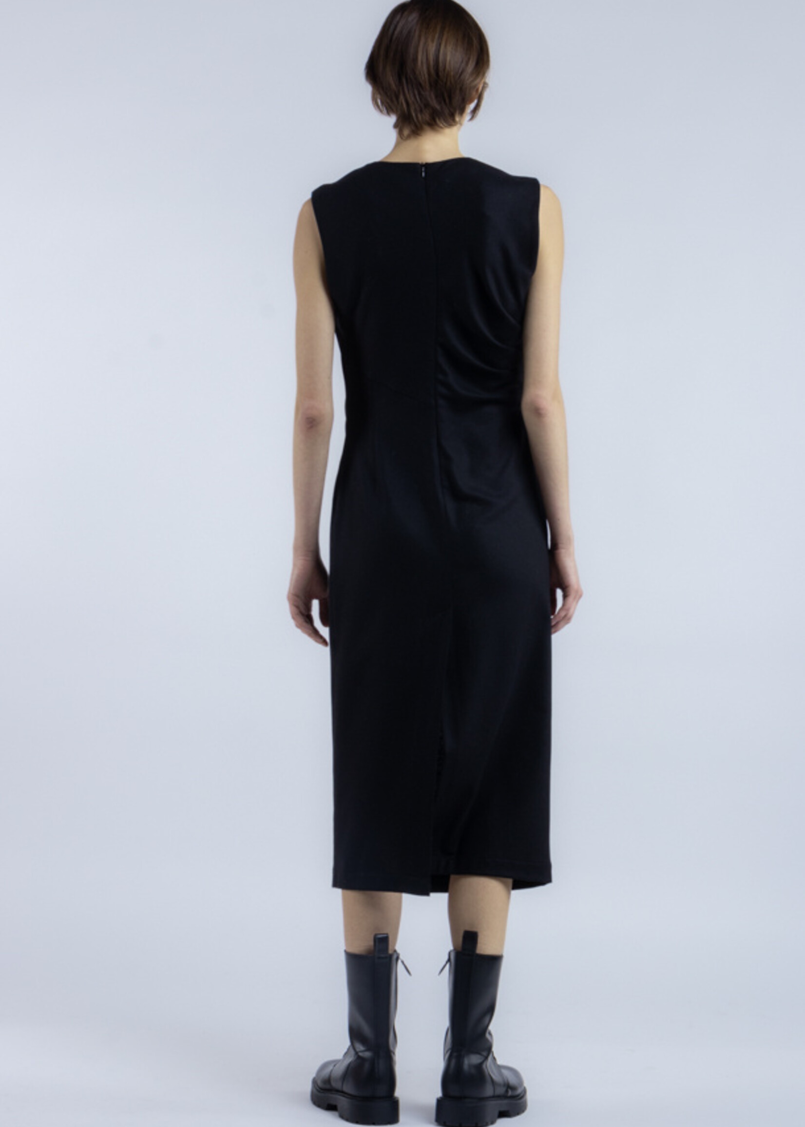 Phisique du role 25W041 Dress in ultralight virgin wool