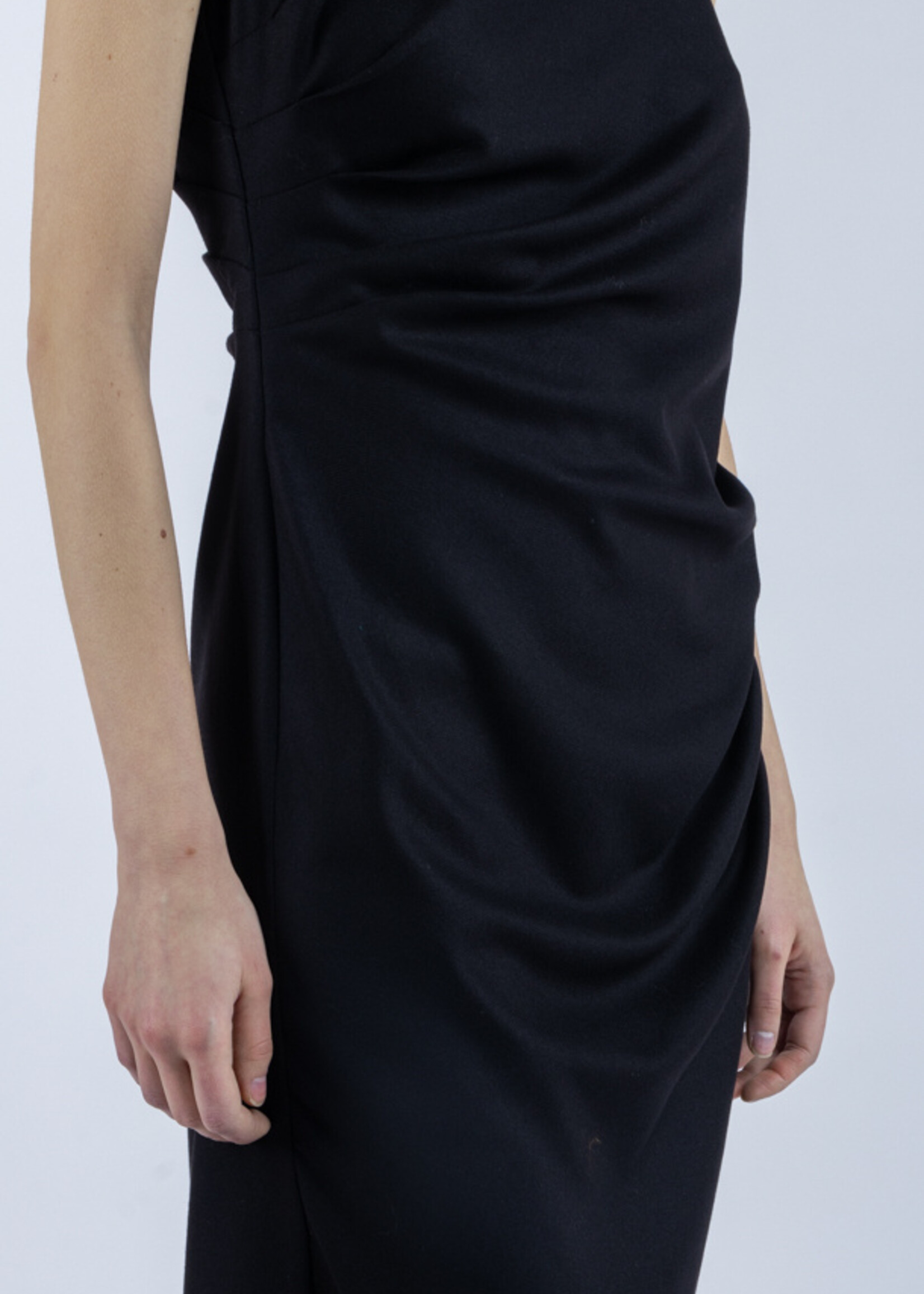 Phisique du role 25W041 Dress in ultralight virgin wool