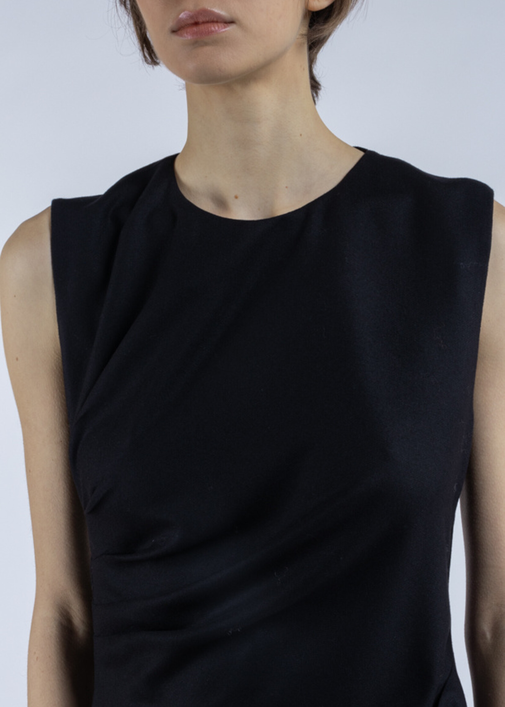 Phisique du role 25W041 Dress in ultralight virgin wool