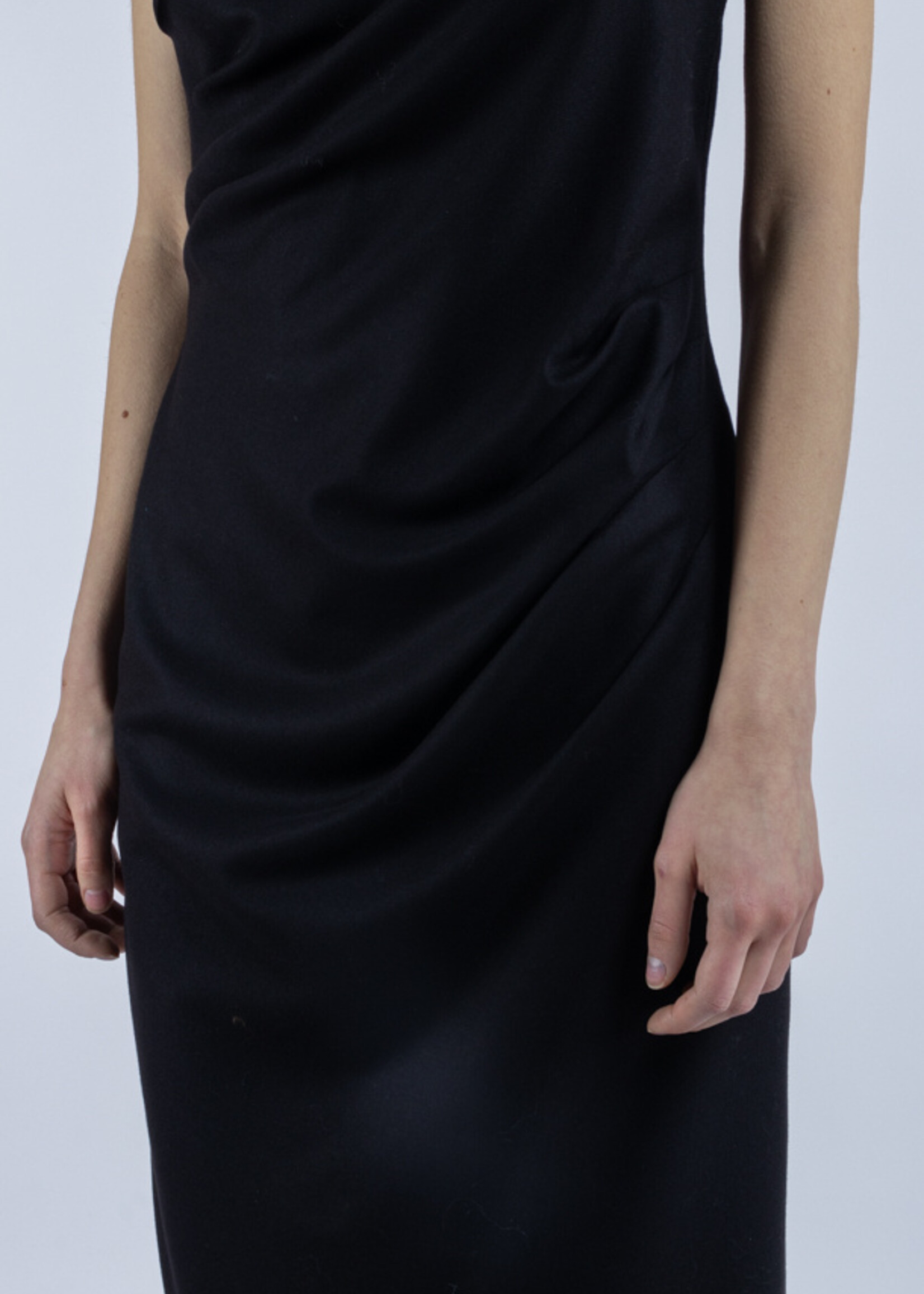 Phisique du role 25W041 Dress in ultralight virgin wool