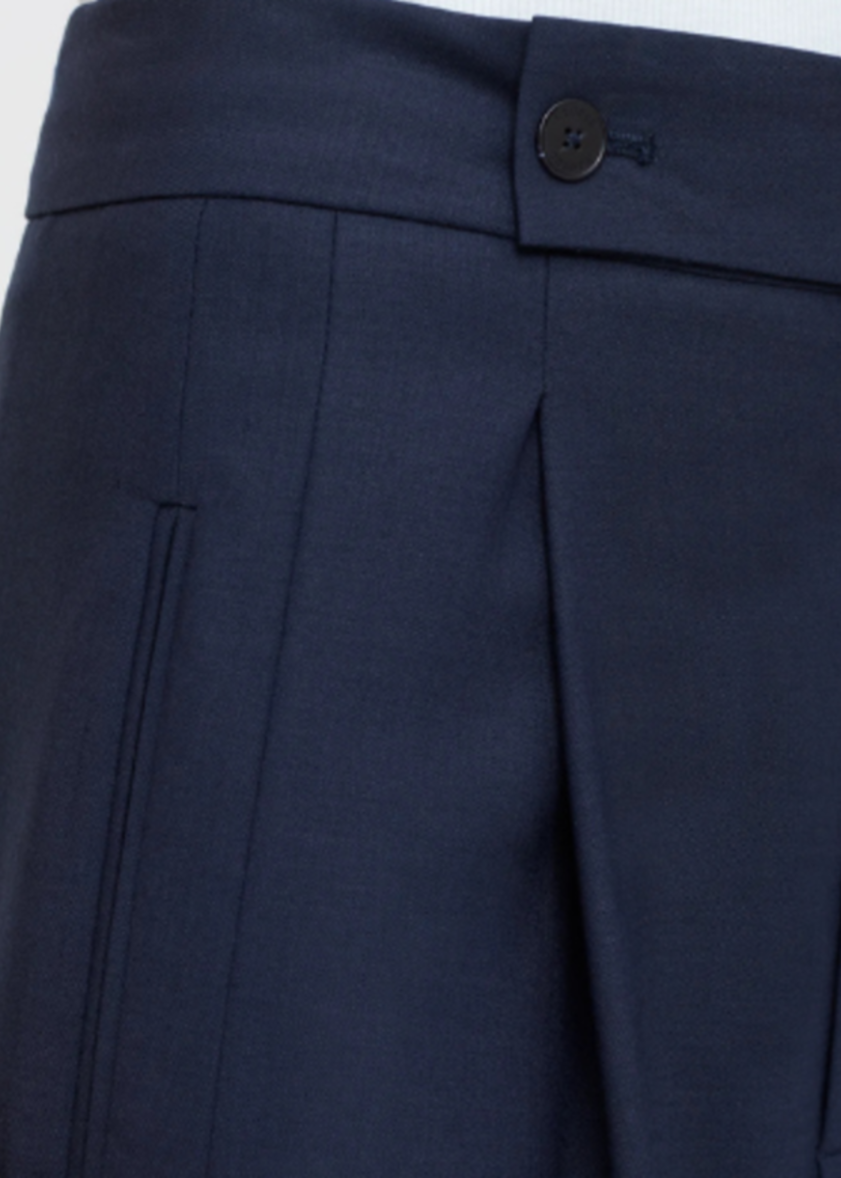 Closed C21832 35p 22 Hanbury