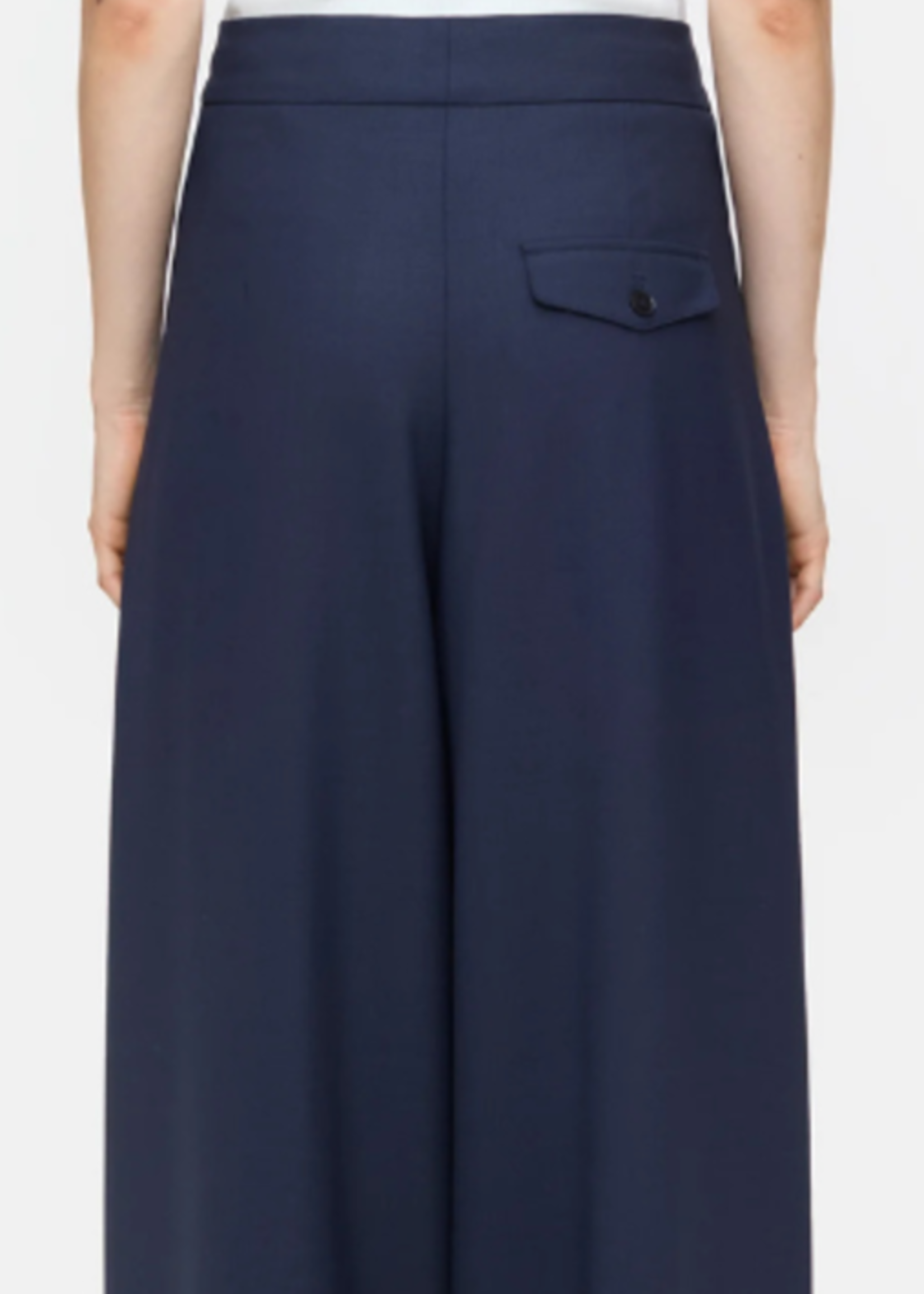 Closed C21832 35p 22 Hanbury