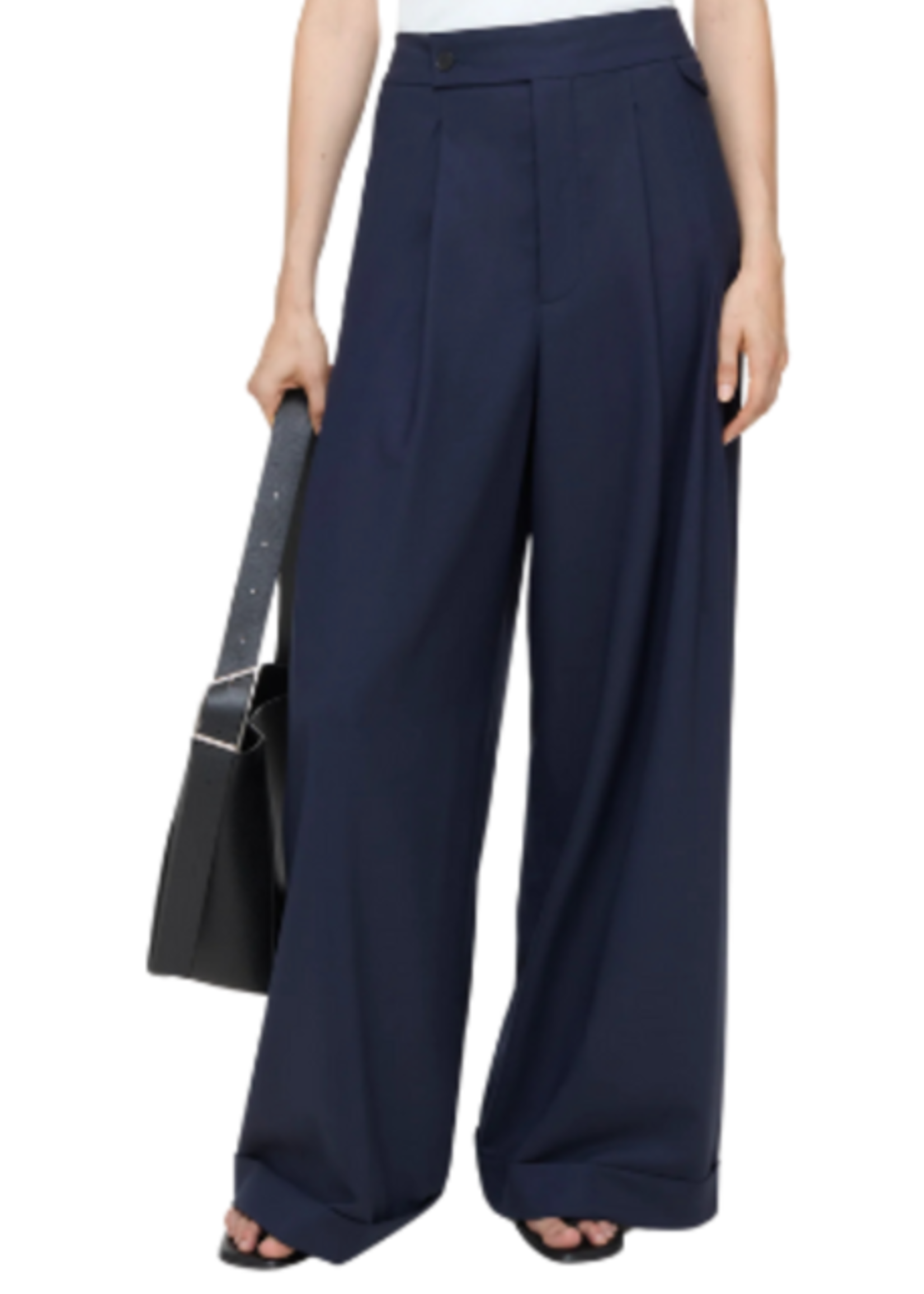 Closed C21832 35p 22 Hanbury