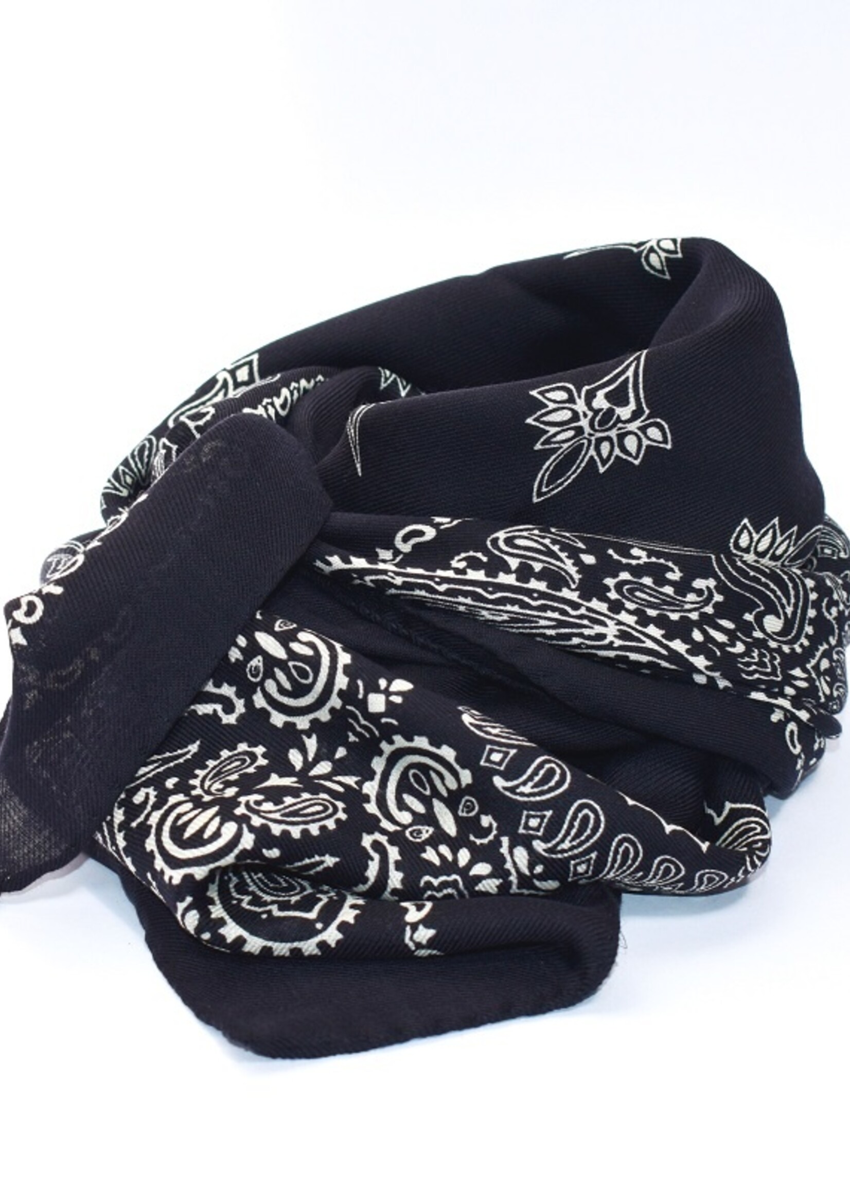 Destin Judy carre black 90 x 90 100% wol