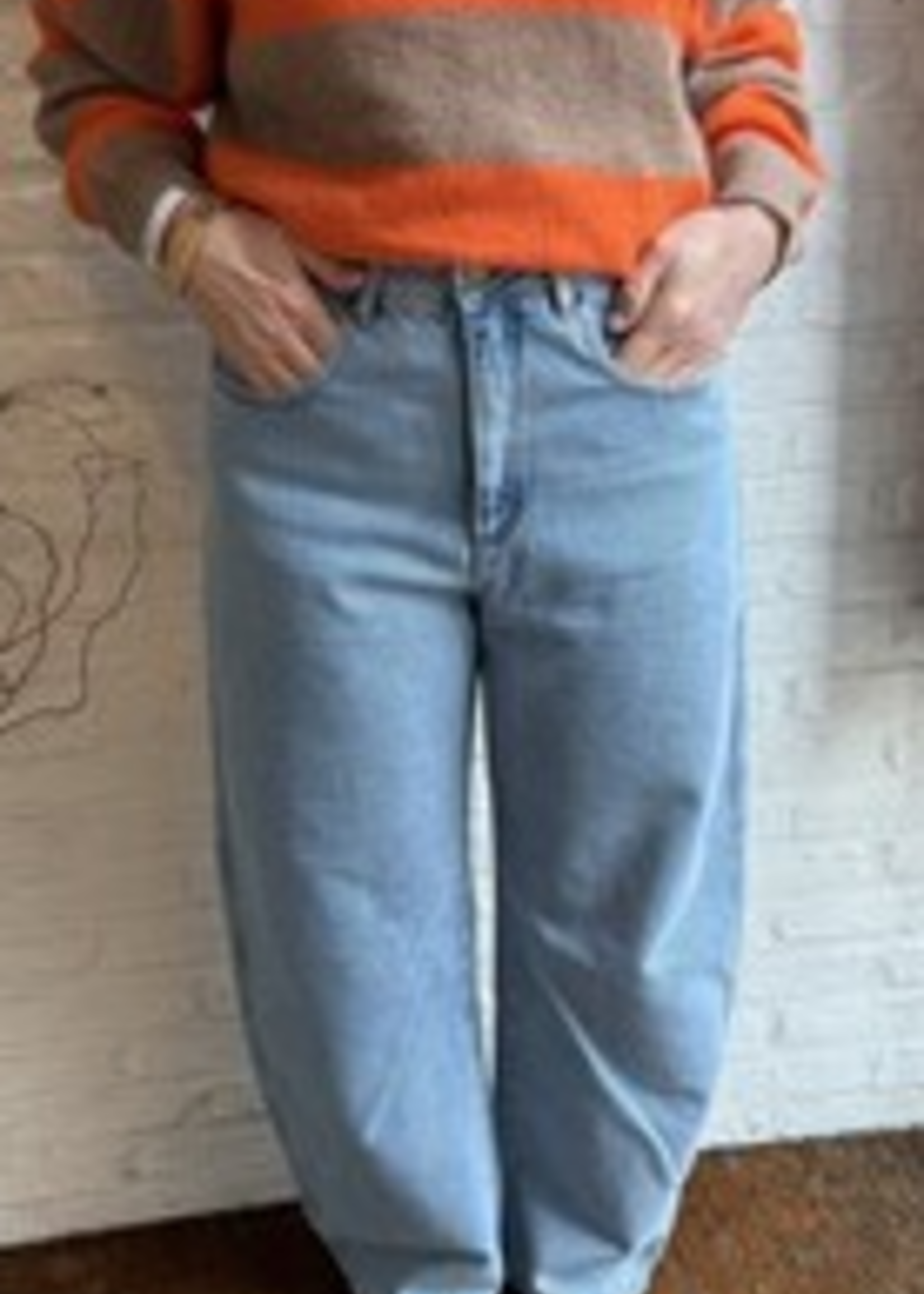 Lois Dali bleach 3503 7895