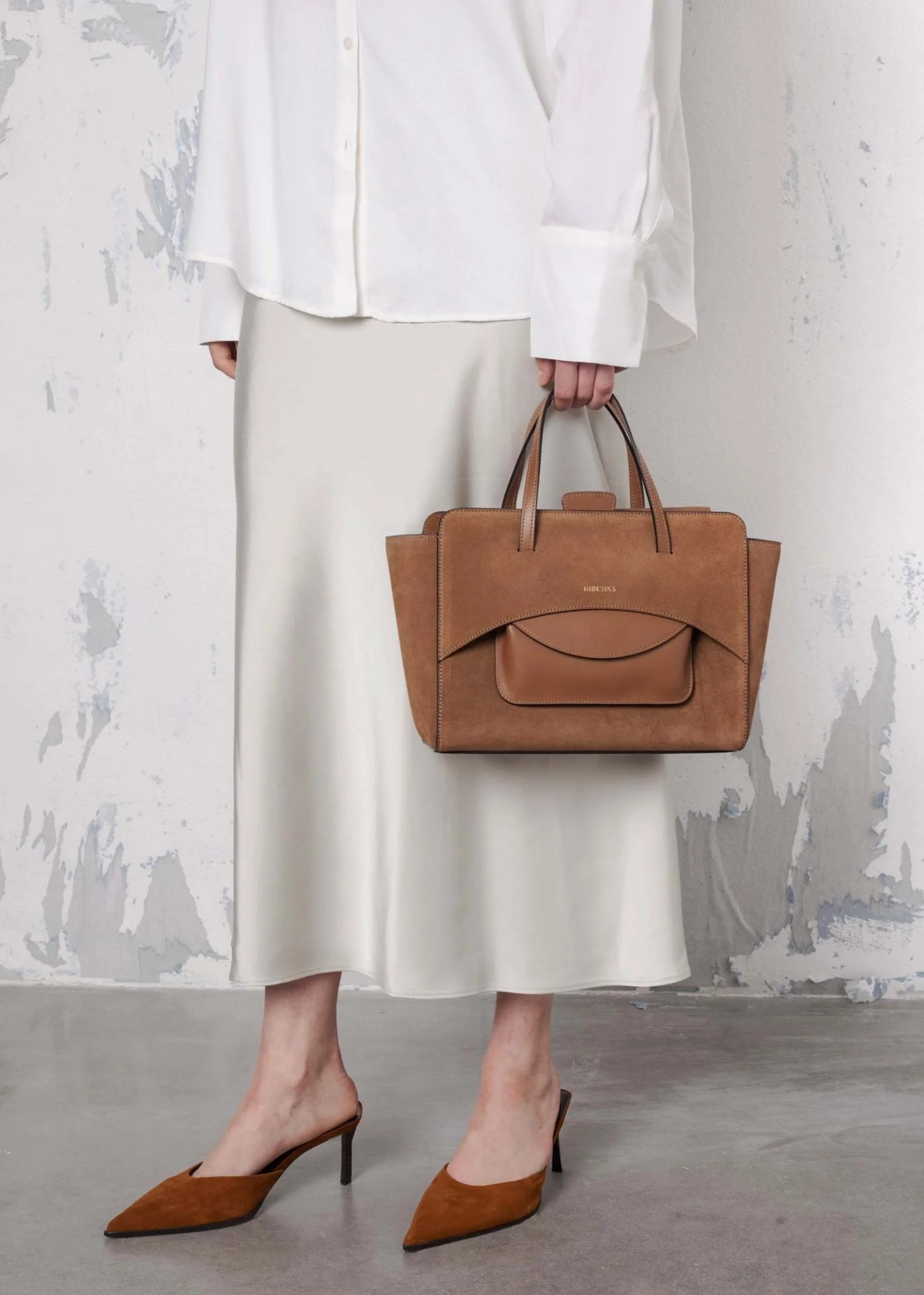 Hidesins Flap M suede  camel