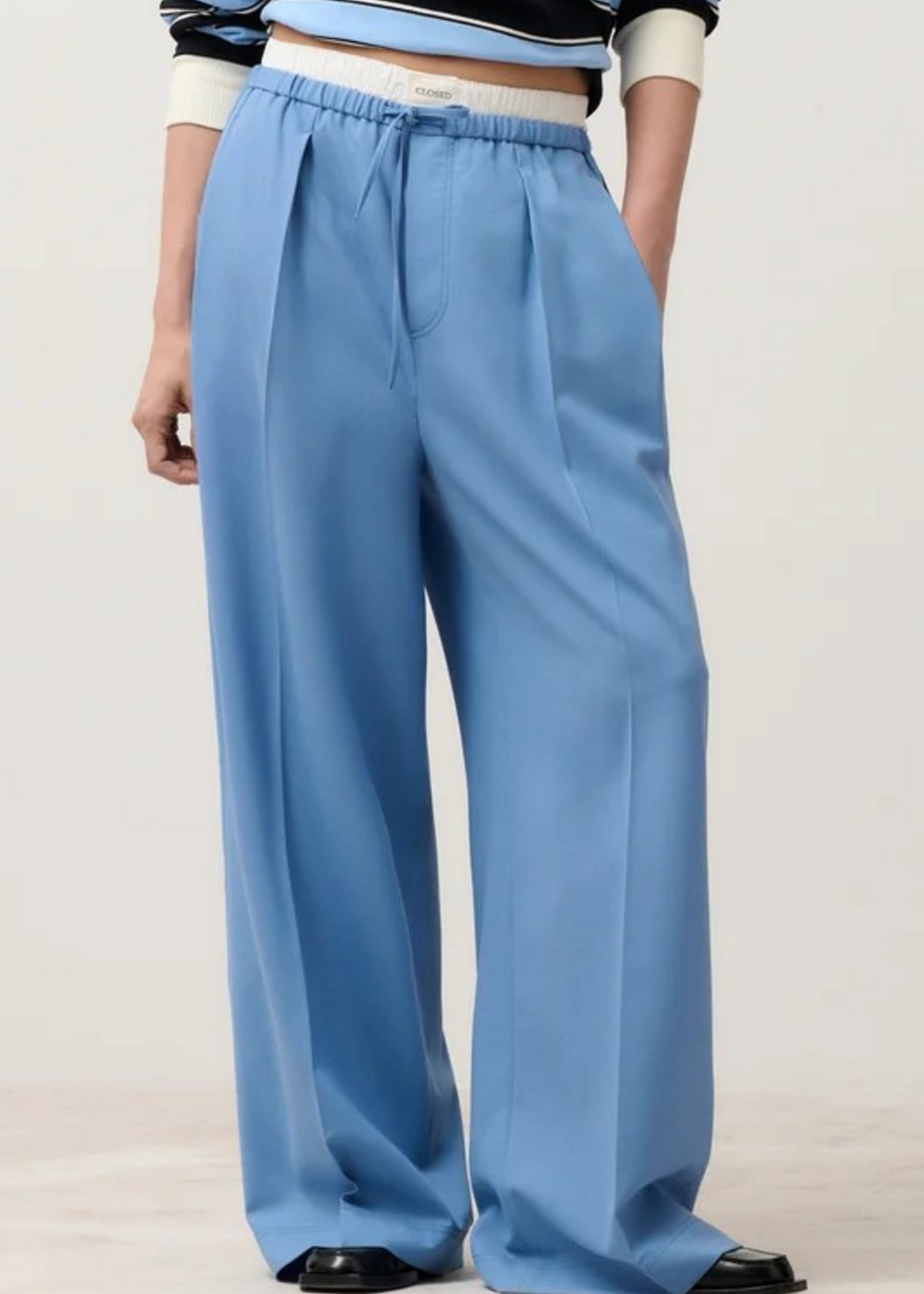 Closed Wynston C21166 35P 22