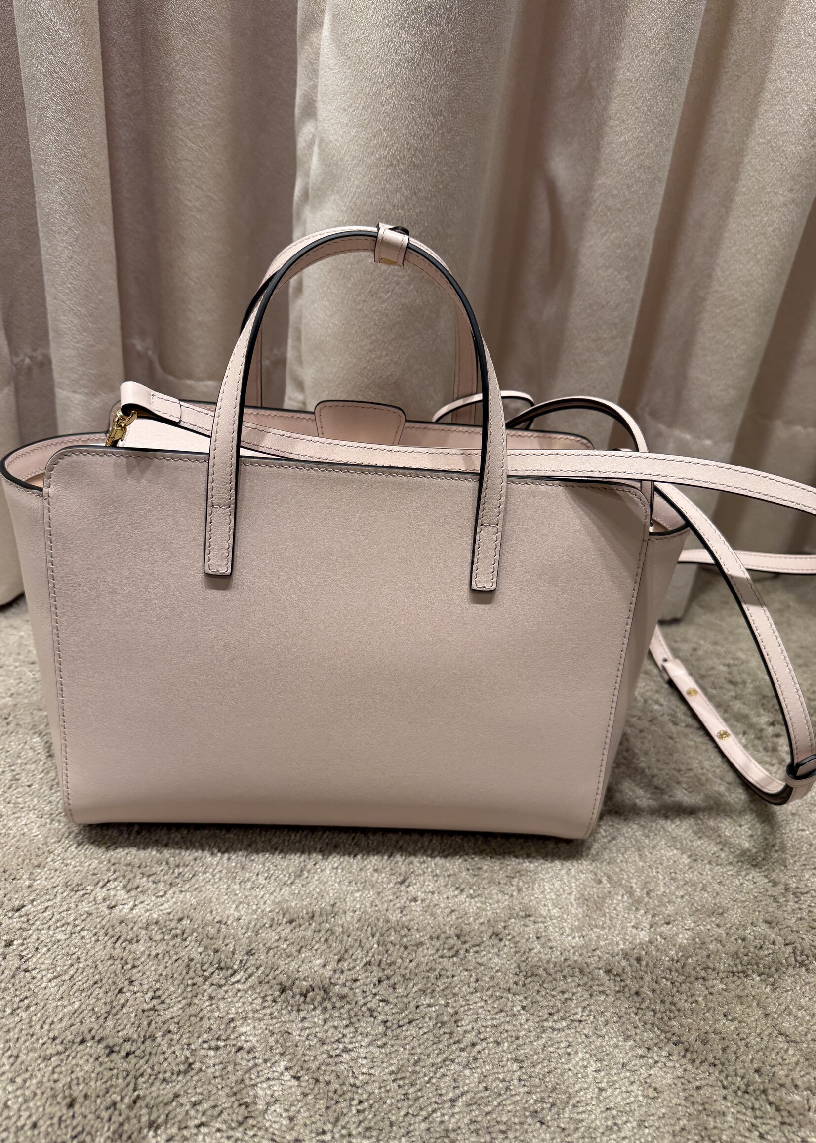 Hidesins Flap M premiere Cipria