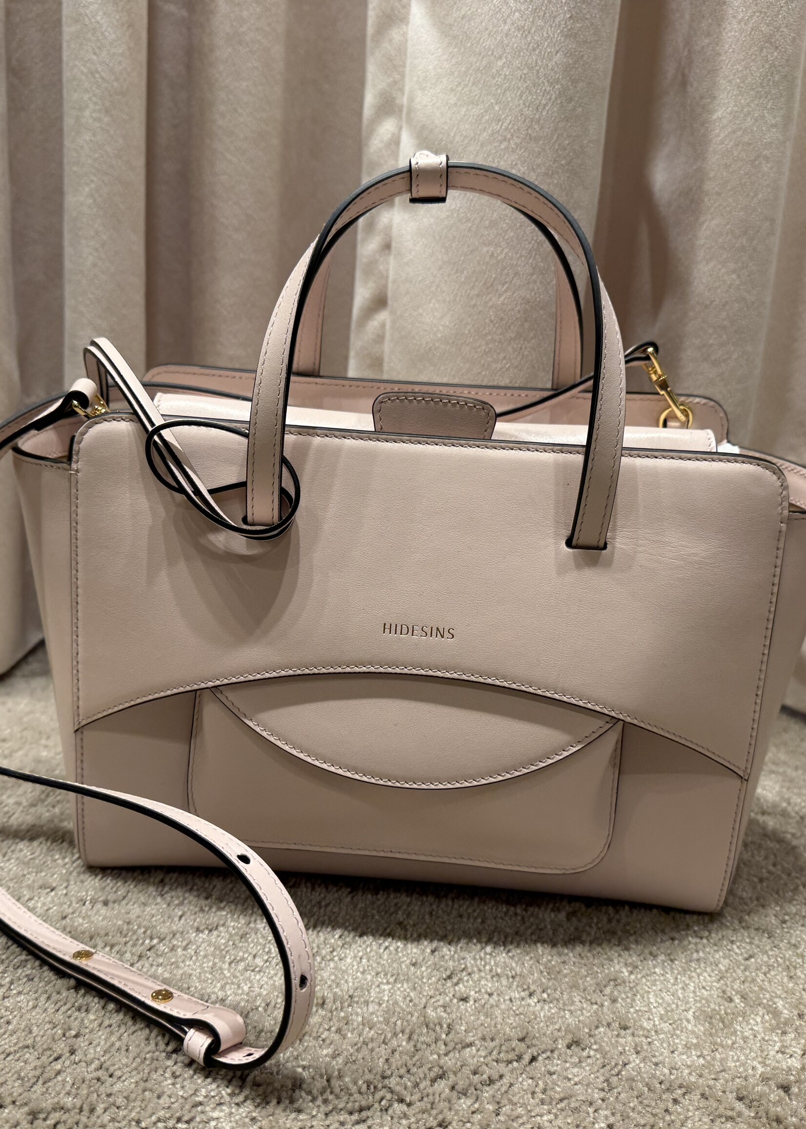 Hidesins Flap M premiere Cipria